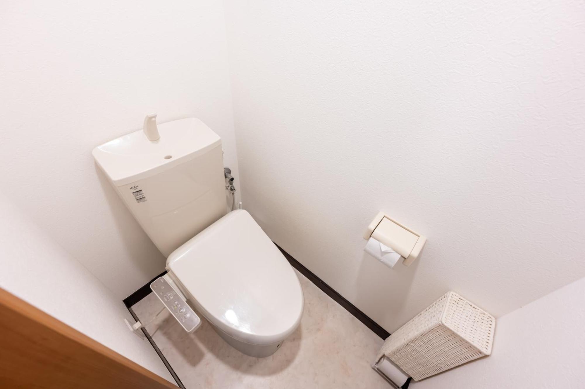 Apartemen 一棟貸切宿, 東京一之江ハウス6名定員, 秋葉原19分,新宿30分,wifi有, ディズニータクシー20分3000円,駐車場ありません