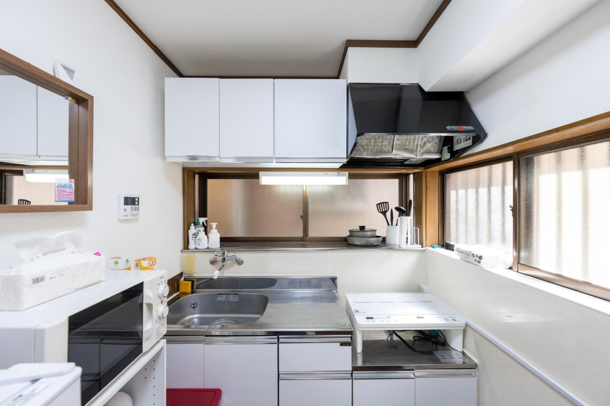 Apartemen 一棟貸切宿, 東京一之江ハウス6名定員, 秋葉原19分,新宿30分,wifi有, ディズニータクシー20分3000円,駐車場ありません *